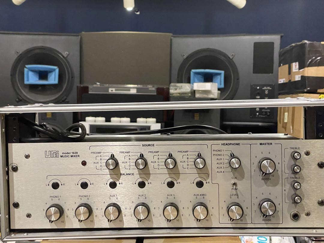 Urei model 1620 music mixer Silver panel