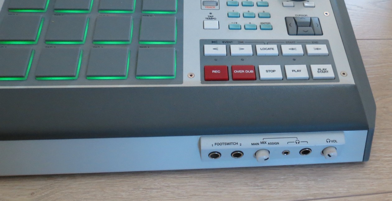AKAI MPC RENAISSANCE PROFESSIONAL PRODUCTION CONTROLLER