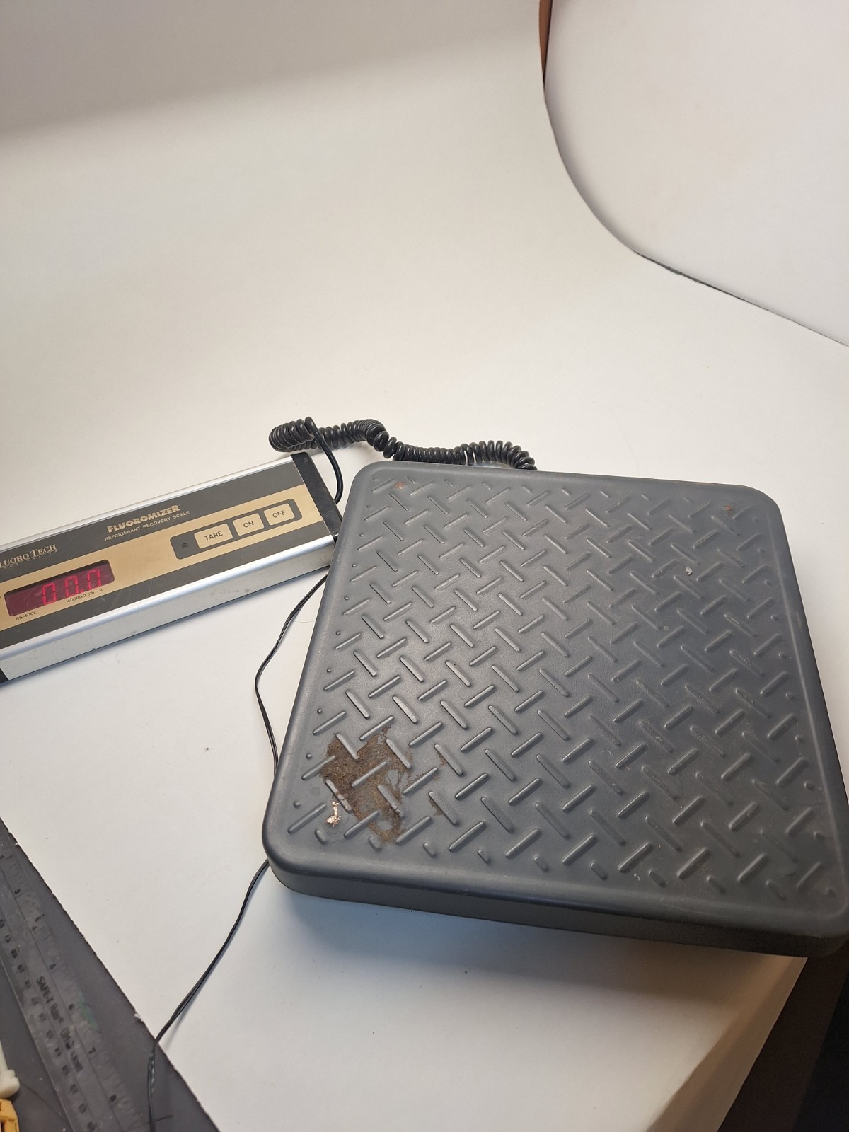 Flouromizer Electronic Refrigerant Scale