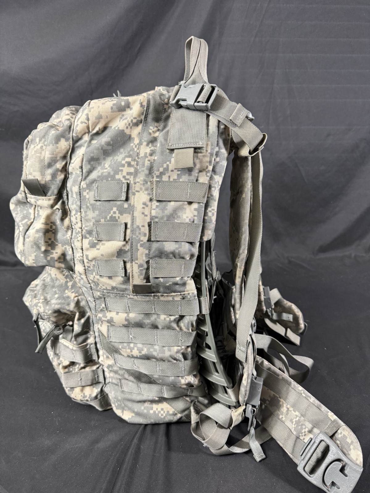 ACU Molle II Medium Ruck Pack Rucksack Complete W/ Straps, Frame & Kidney Pad