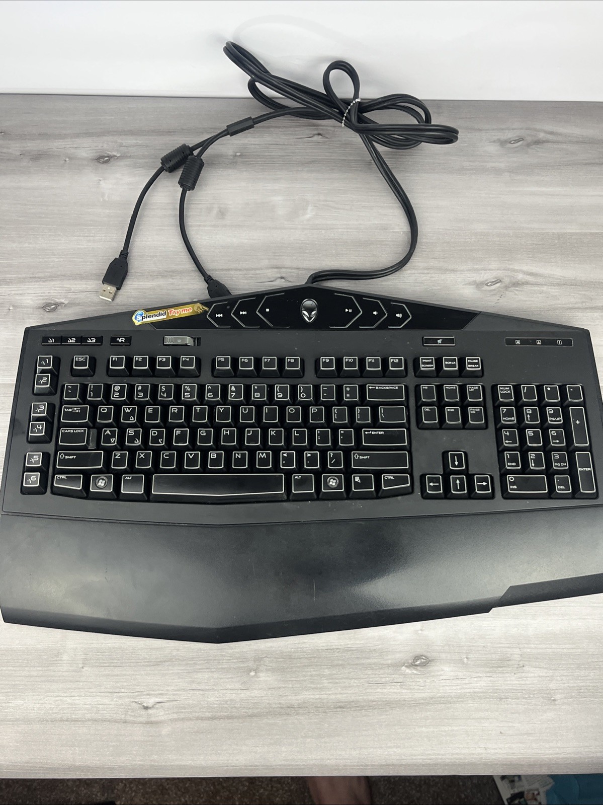 Dell Alienware TactX Gaming Keyboard KG900 Illuminated Wired Tested Wrist Rest