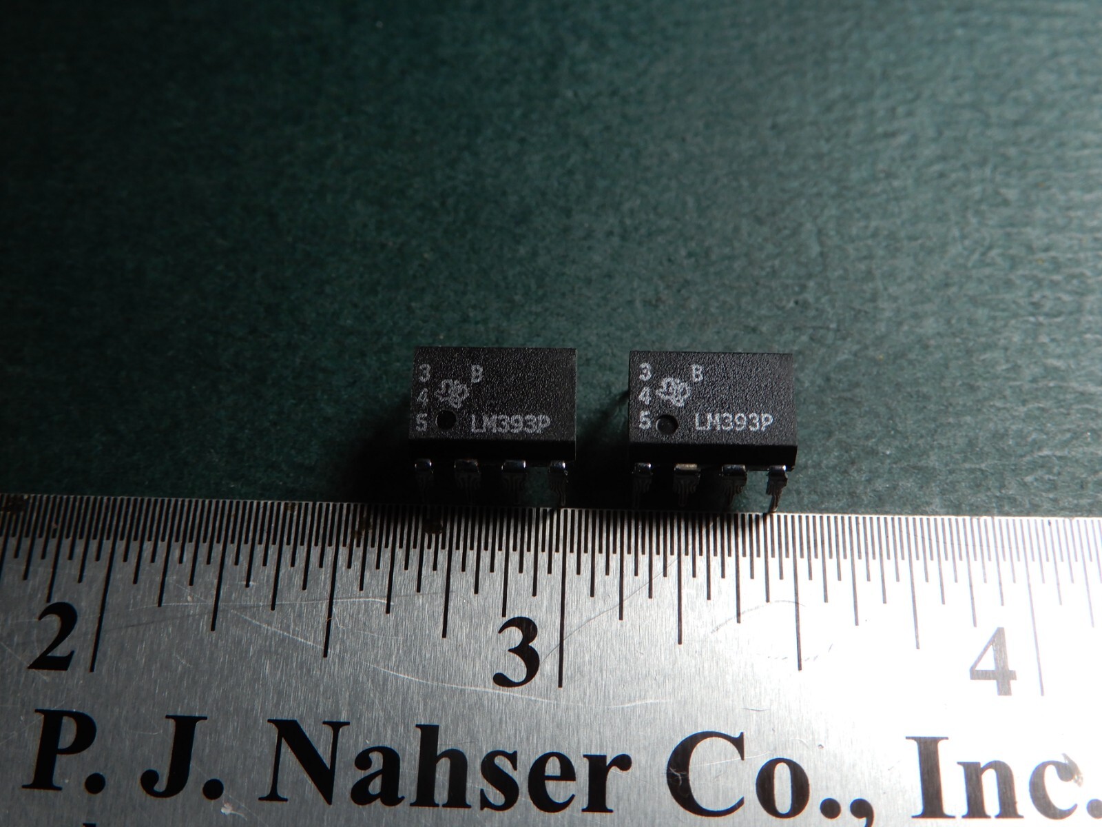 Texas Instruments LM393P Comparator IC's Qty 100 NOS