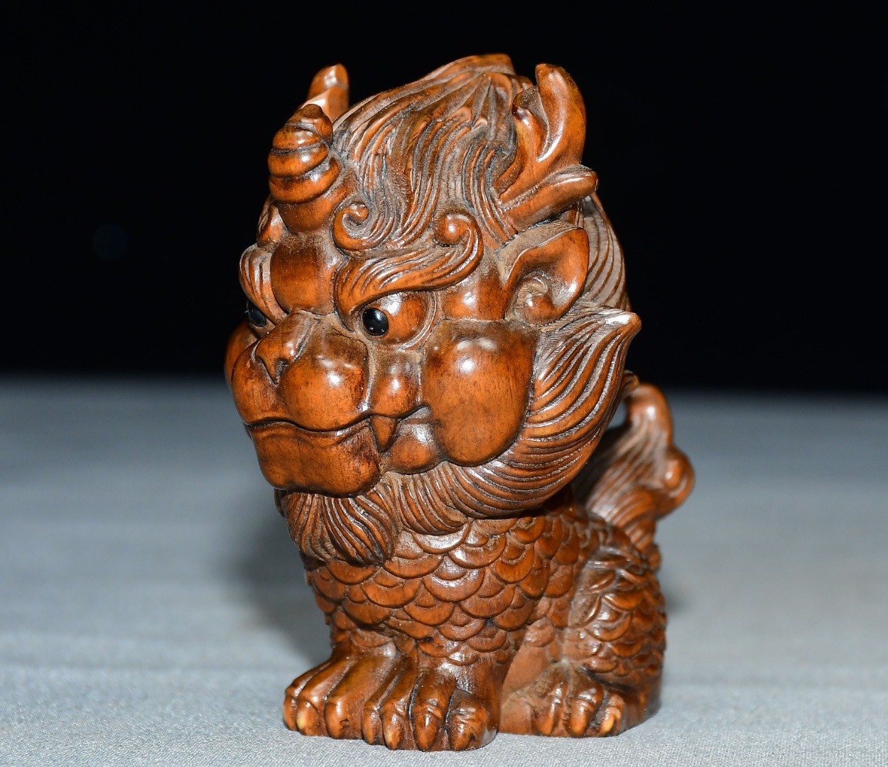 Exquisite Small Leaf Boxwood Qilin Ornament