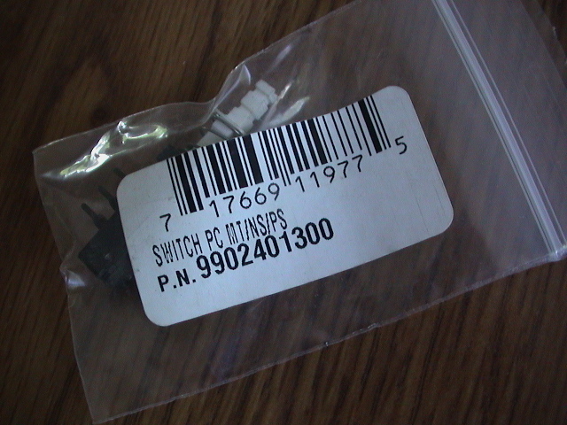 FENDER SWITCH PC MOUNT NS/PS PART NUMBER 990-2401-300