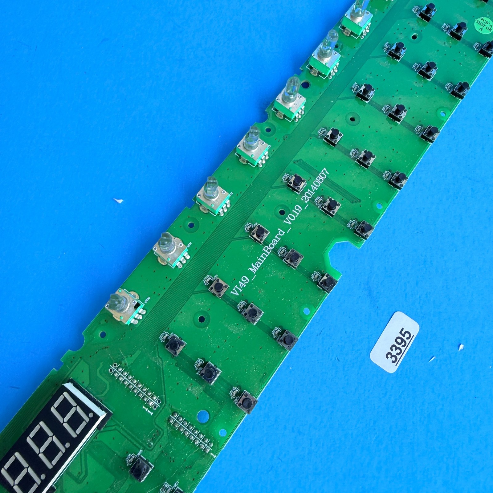 ALESIS VI49 MIDI Keyboard Controller OEM Part: Knobs Display Main Board PCB