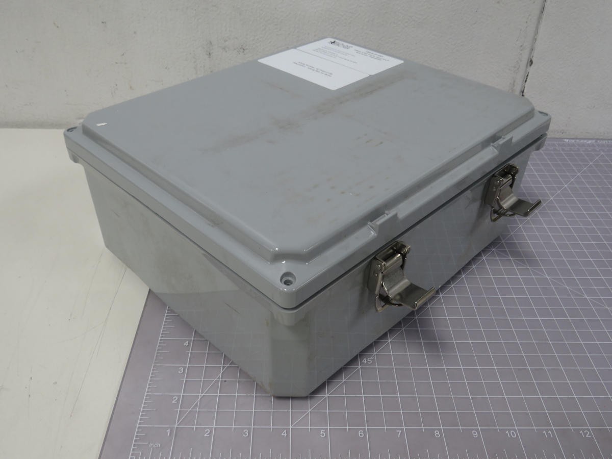 SOLAR BOS FSK-6-FF-4XP 15-1454 1000VDC 24A/CCT 75A TOTAL PER OUTPUT TYPE 4X T192