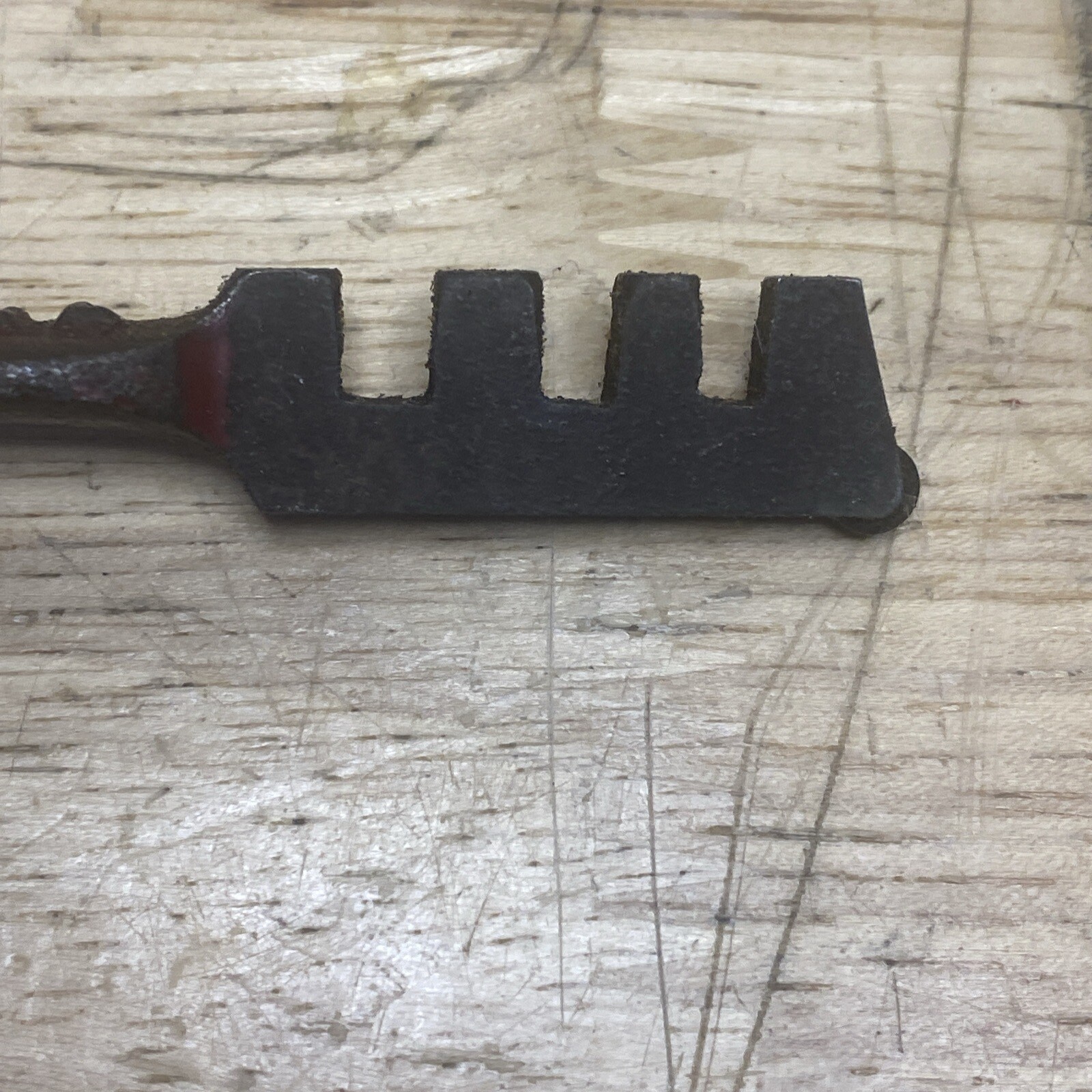 VINTAGE RED DEVIL GLASS CUTTER