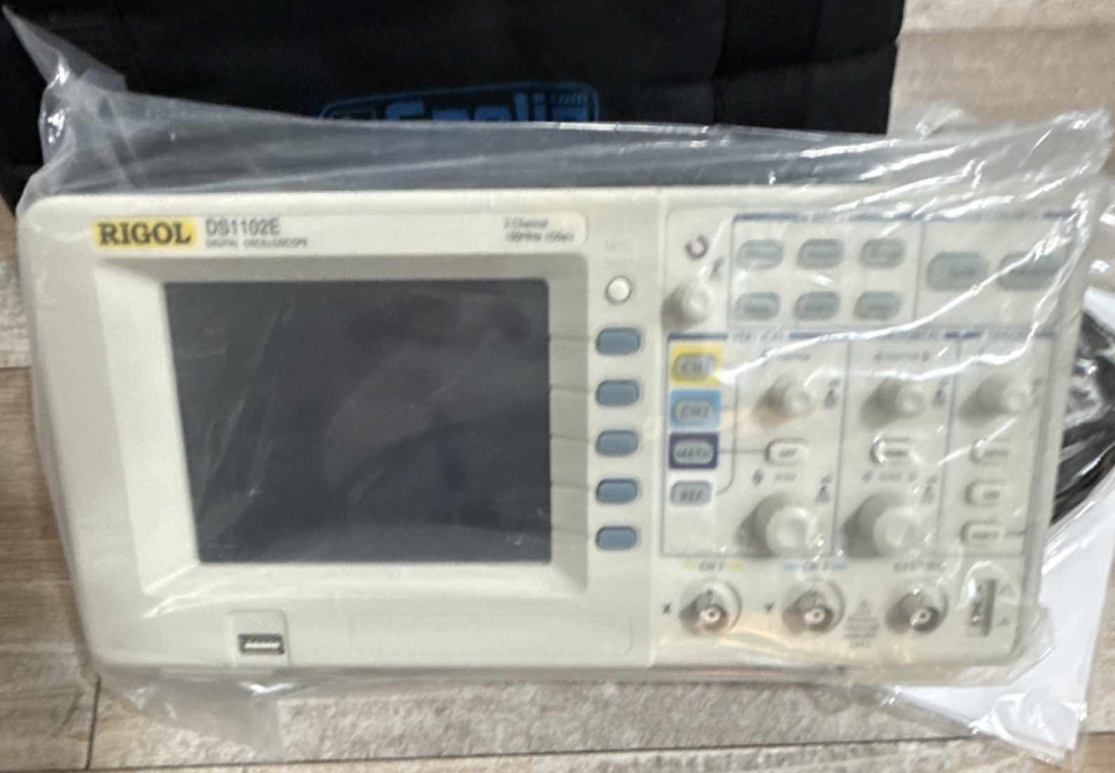 RIGOL DS1102E 100MHz 2-Channel Digital Oscilloscope 1GSa/s 8-bit USB