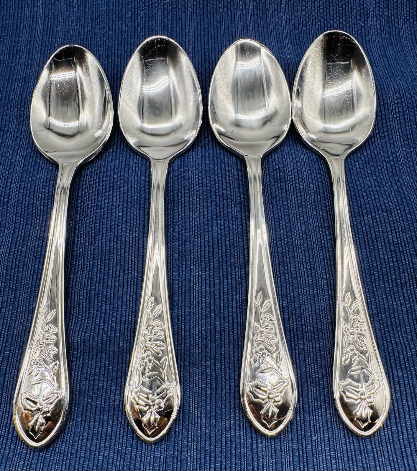 Pfaltzgraff Winterberry Holly Tablespoon Stainless No Color Flatware Lot of 4