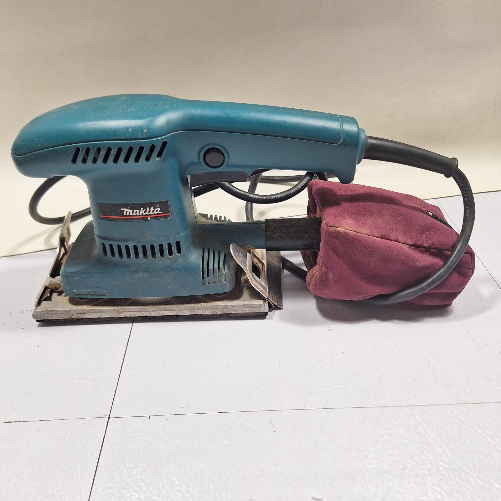 MAKITA BO3700 120V 180 W CORDED / ELECTRIC ORBITAL SANDER