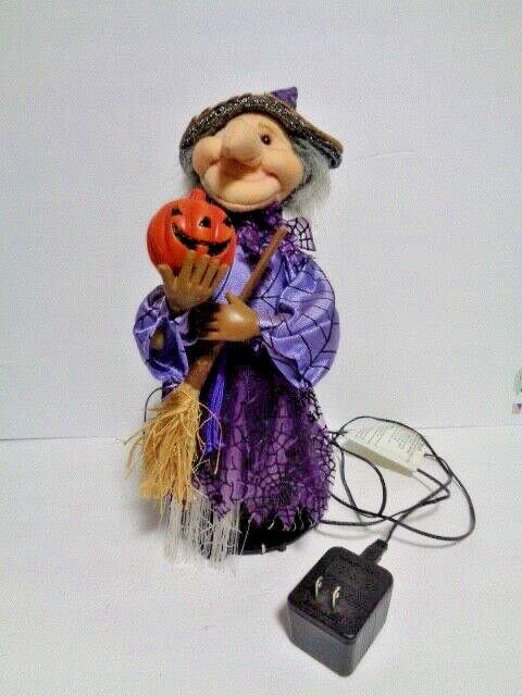 2001 Tabletop Fiber Optic Halloween Wicked Witch 17" with Broom & Pumpkin