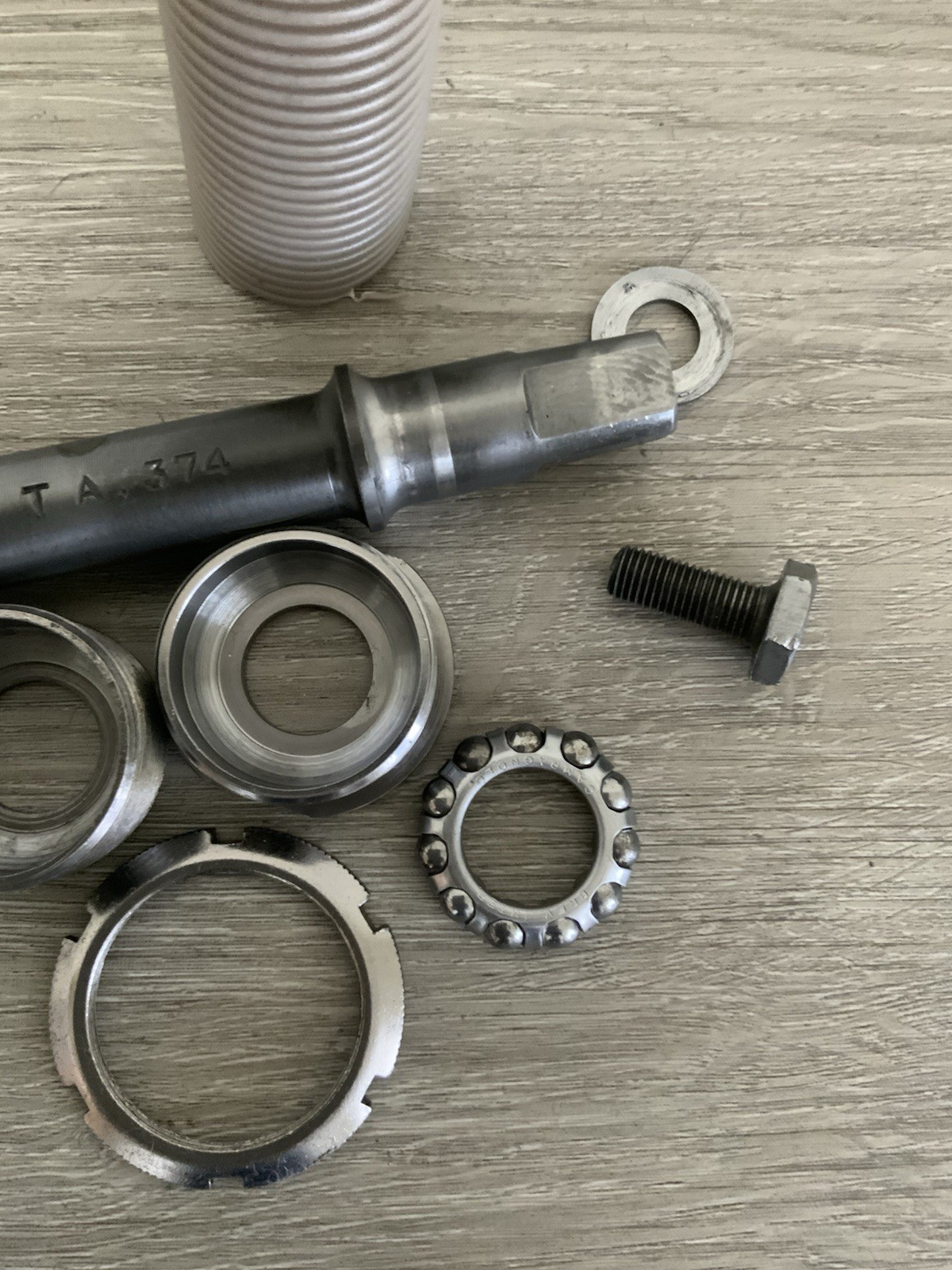 SPECIALITES TA BOTTOM BRACKET BRITISH THREADED 68-121 MM