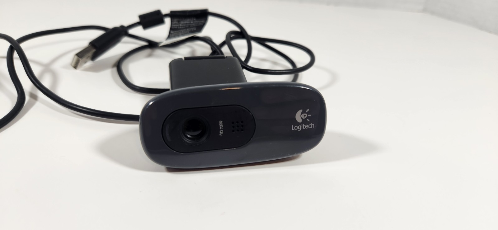 LOGITECH V-U0018 720P WEBCAM HD WITH BUILT-IN MICROPHONE USB 2.0