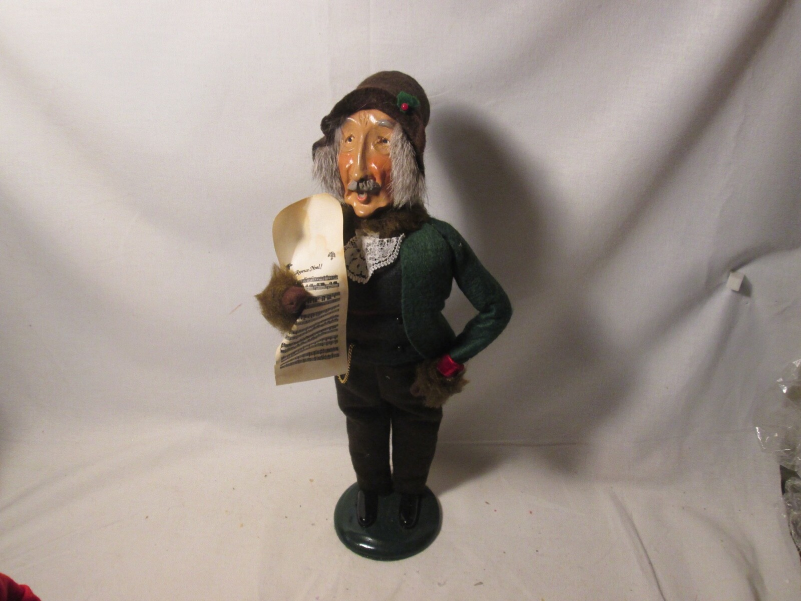 Byers Choice  1995 Traditional Old Man in dark plaid Vest holding Music