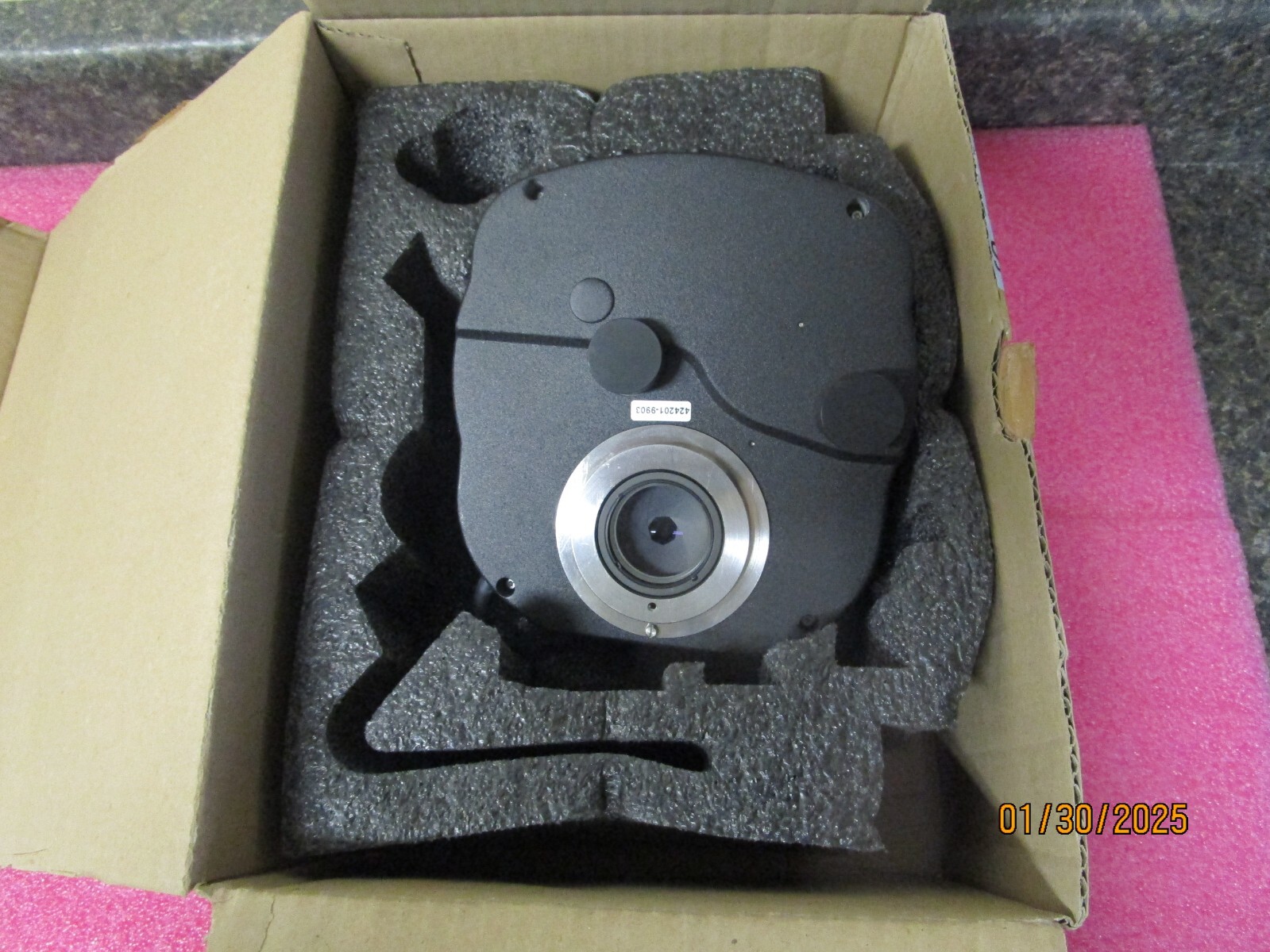 NEW Zeiss Universal Condenser Achromatic Aplanatic 0.9 H D Ph DIC 424201-9903