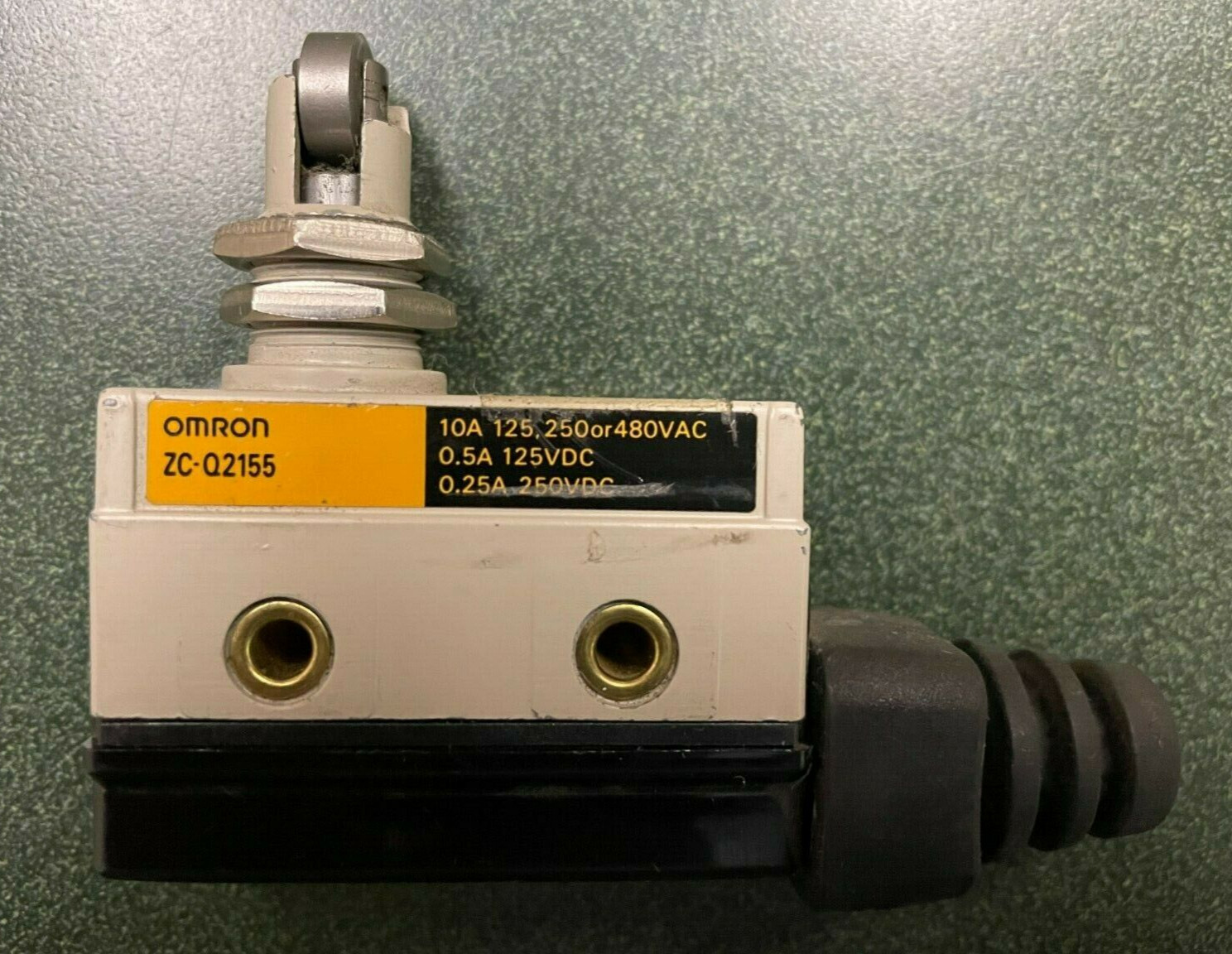 OMRON PROXIMITY SWITCH UNIT ZC-Q2155 10A 125.250 OR 480VAC