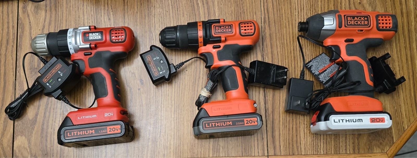 DIFFERENT BLACK & DECKER 20 VOLT MAX CORDLESS DRILL W/BATTERY & CHARGER YOU PICK