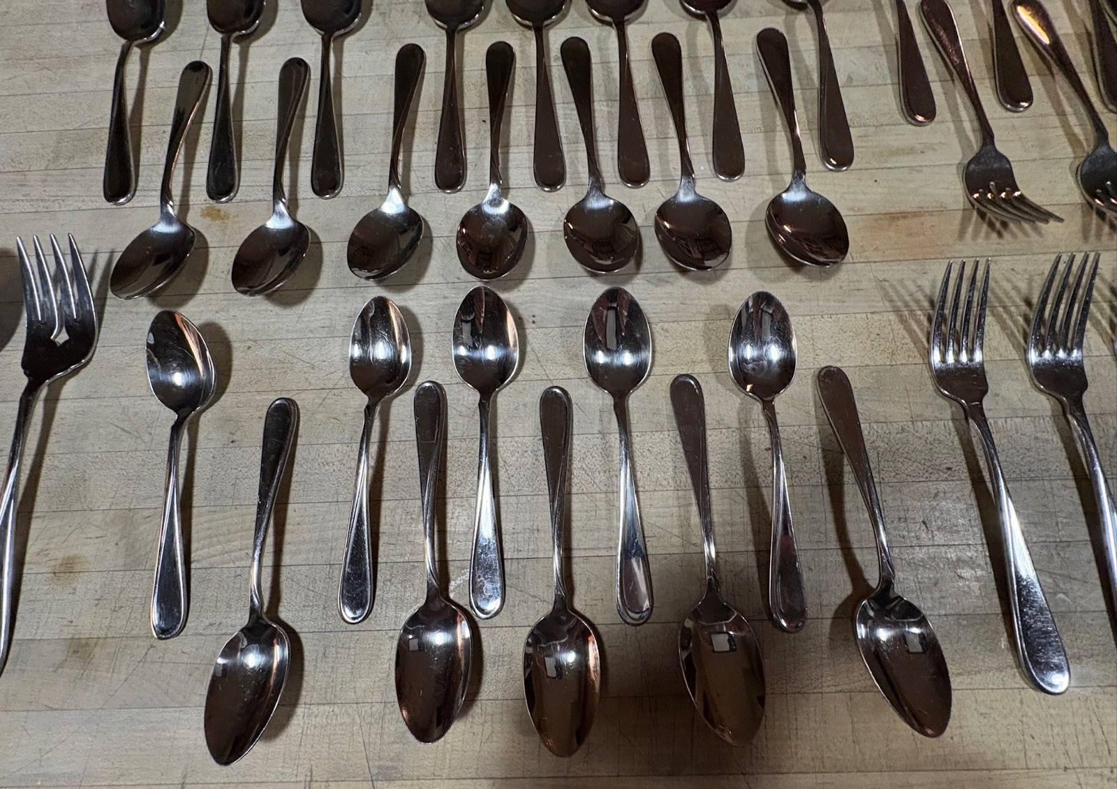 56 Pieces Oneida Stainless FLIGHT RELIANCE ** Set 9 plc Settings