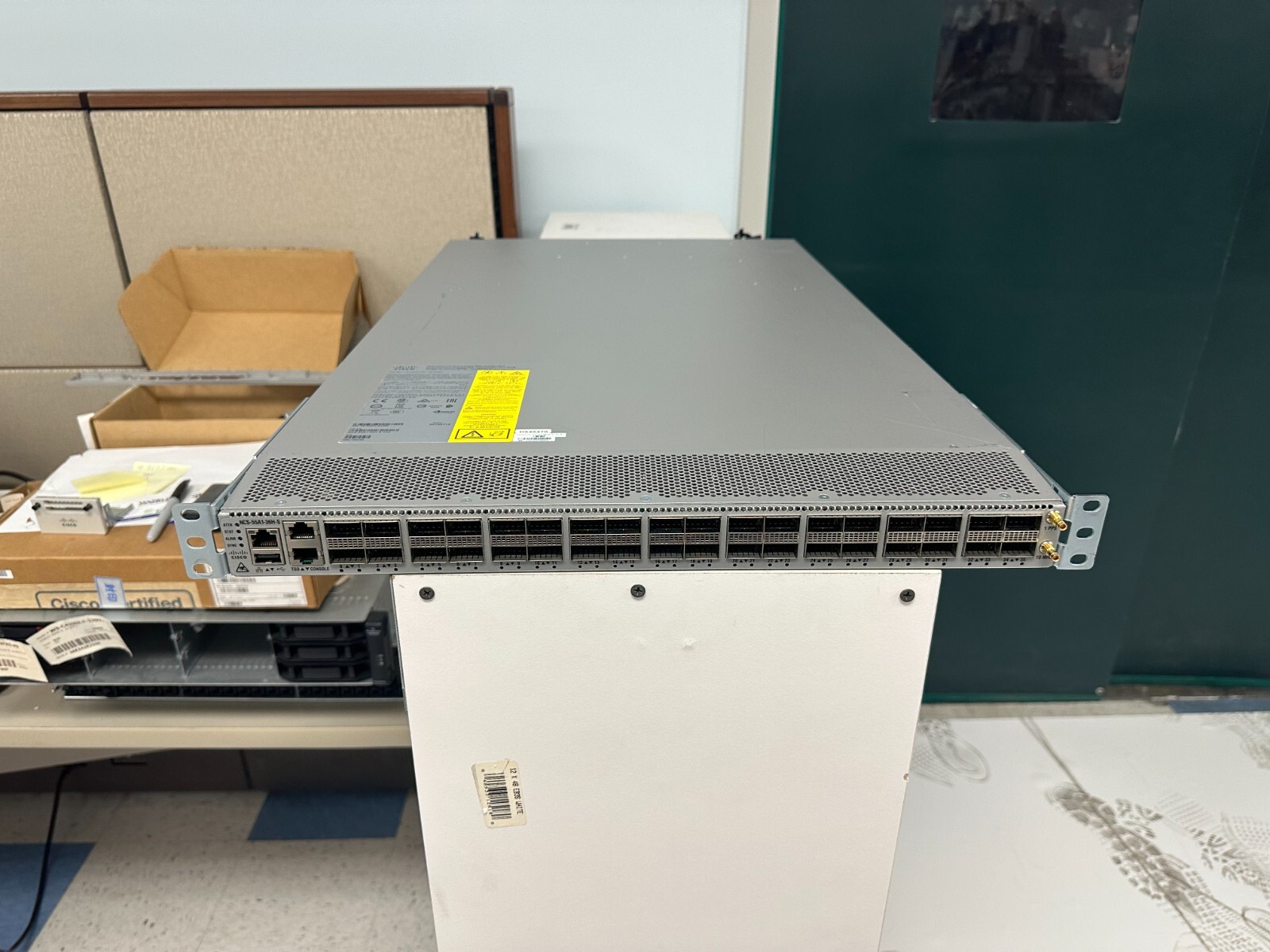 NCS-55A1-36H-S CISCO NETWORK CONVERGENCE SYSTEM 55A1 with BROKEN FAN HANDLES