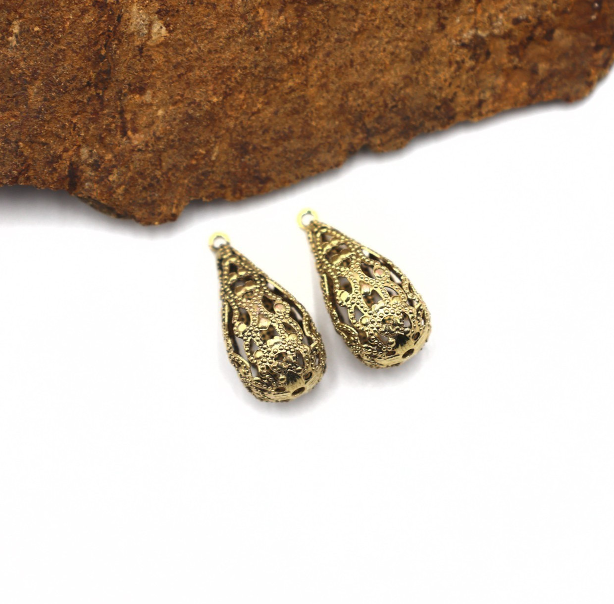 Vintage Filigree Teardrop Pendants (Available In 2 Options) (MP79)