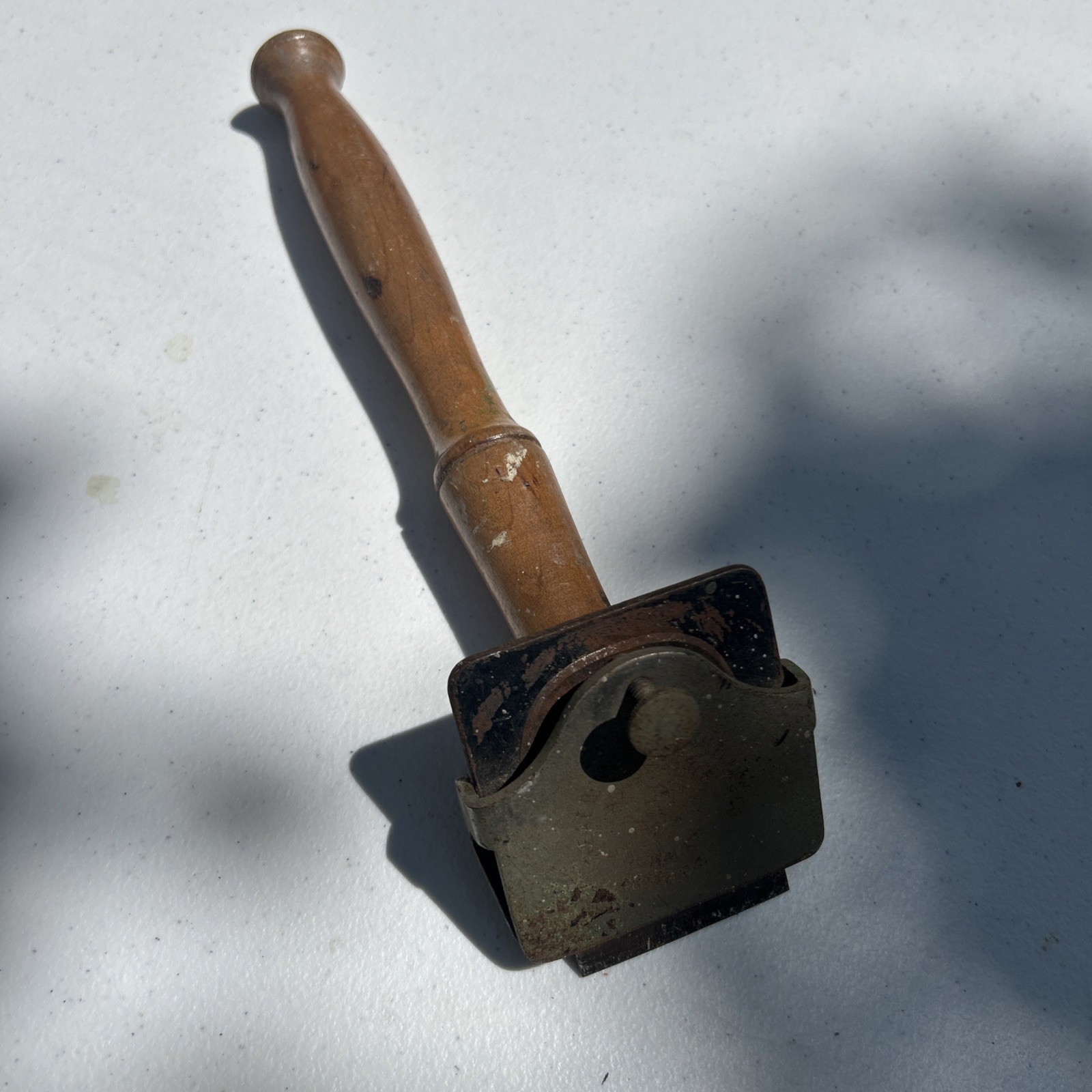 Vintage AE Bennett Cabinet Scraper