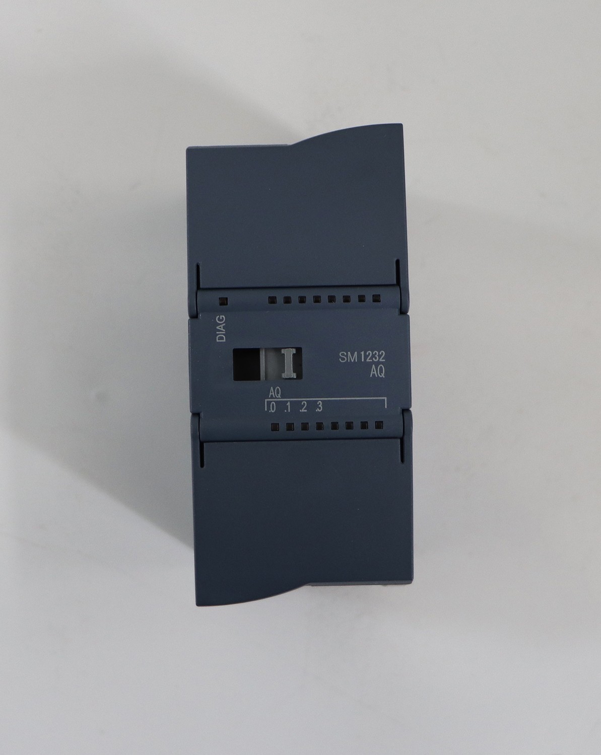 SIEMENS 6ES7 232-4HD32-0XB0 6ES7232-4HD32-0XB0 Analog output, SM 1232, 4 AO
