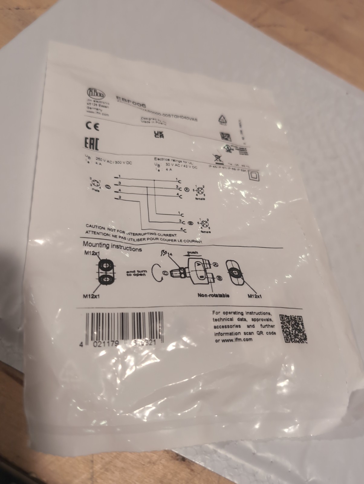 IFM EBF006 Y/T Splitter Connector 4 pin M12