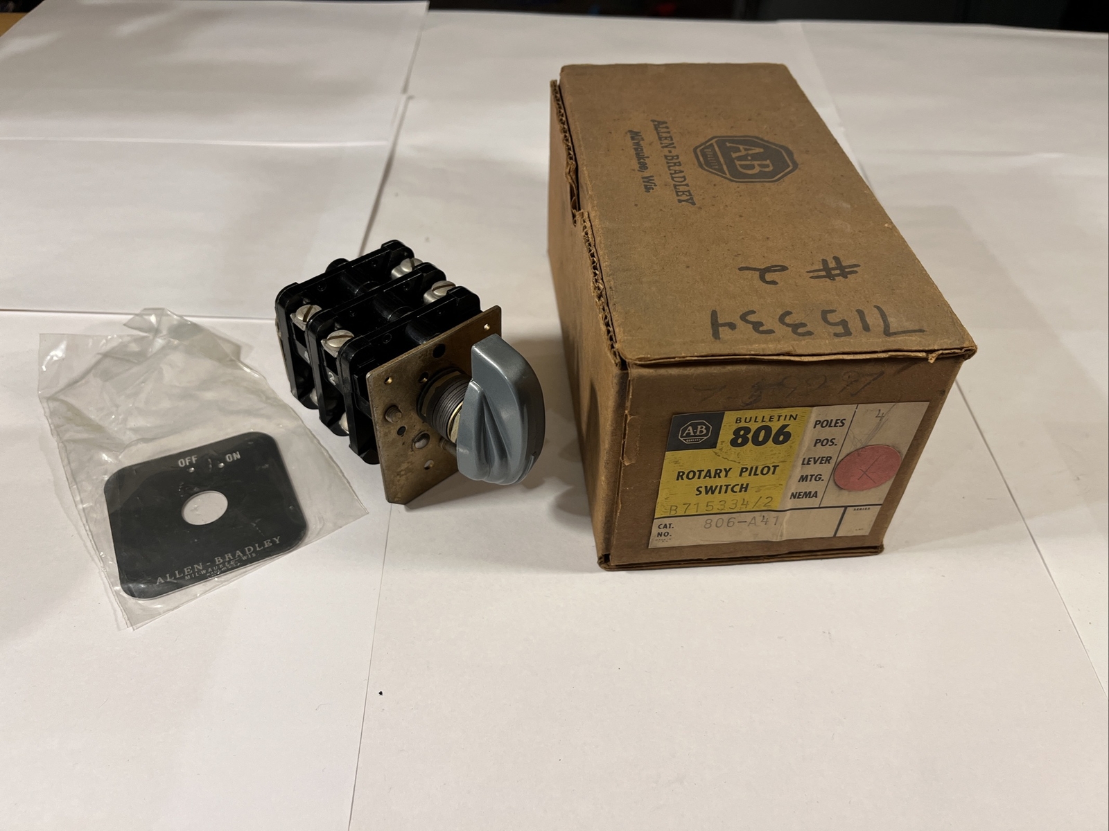 Allen Bradley Rotary Pilot Switch B715334/2  806-A41 Bulletin 806