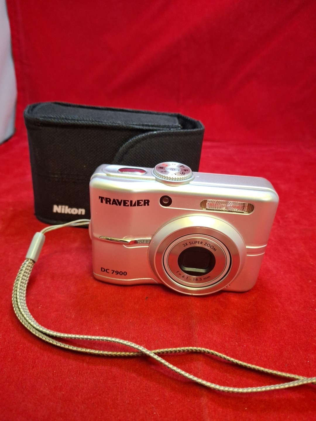 Traveler Digital Camera DC-7900 7.0MP Silver Inc Sd Card Z
