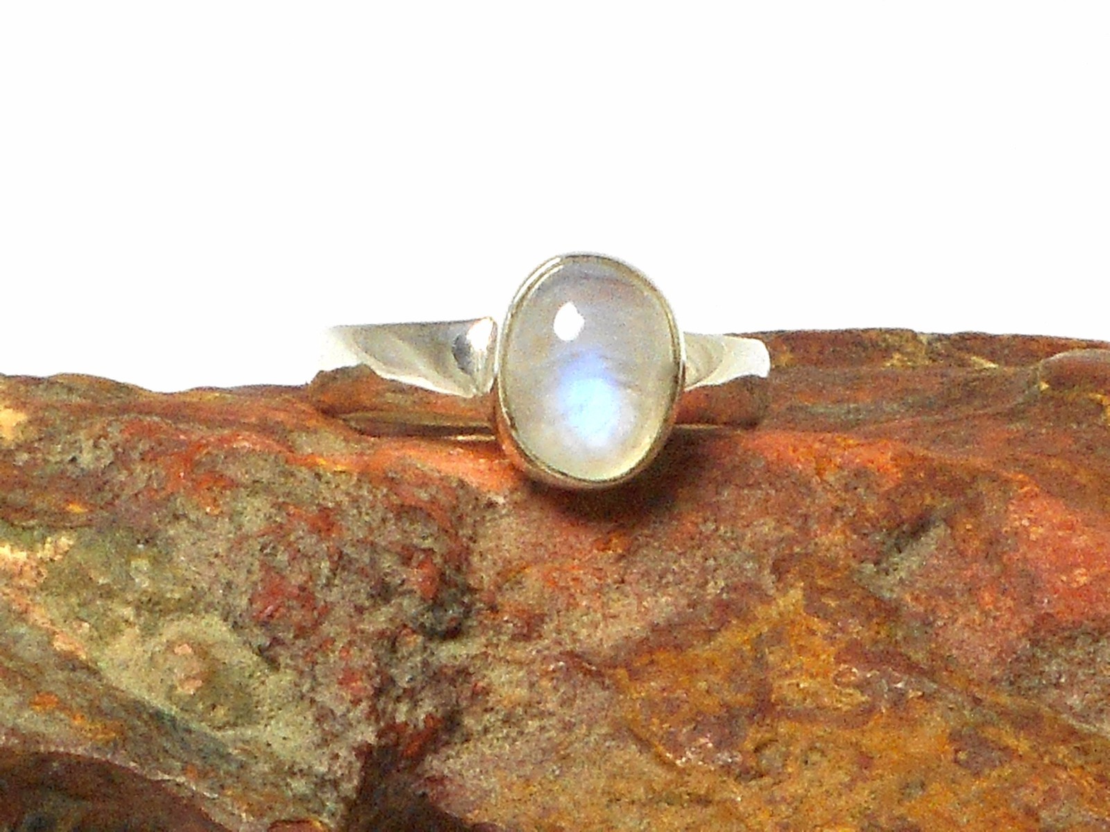 Oval  MOONSTONE Sterling Silver 925 Gemstone RING