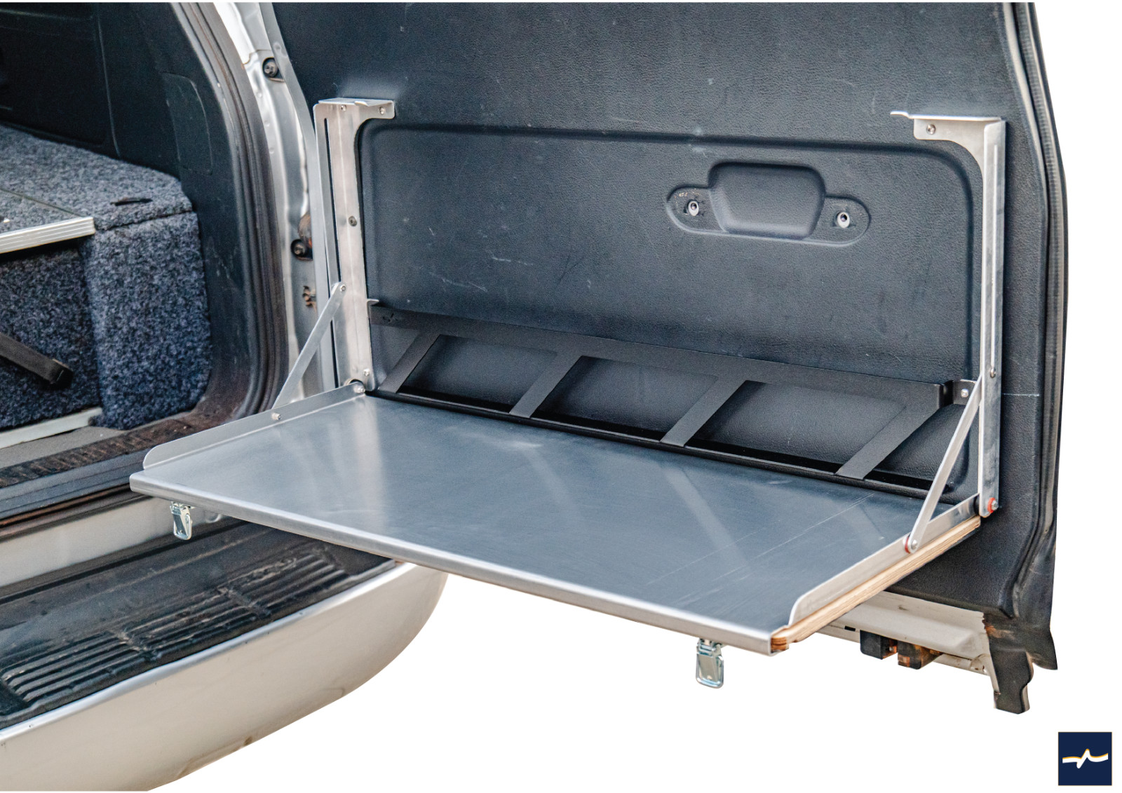 Foldable Table to fit a 200 Series Landcruiser GX barn doors
