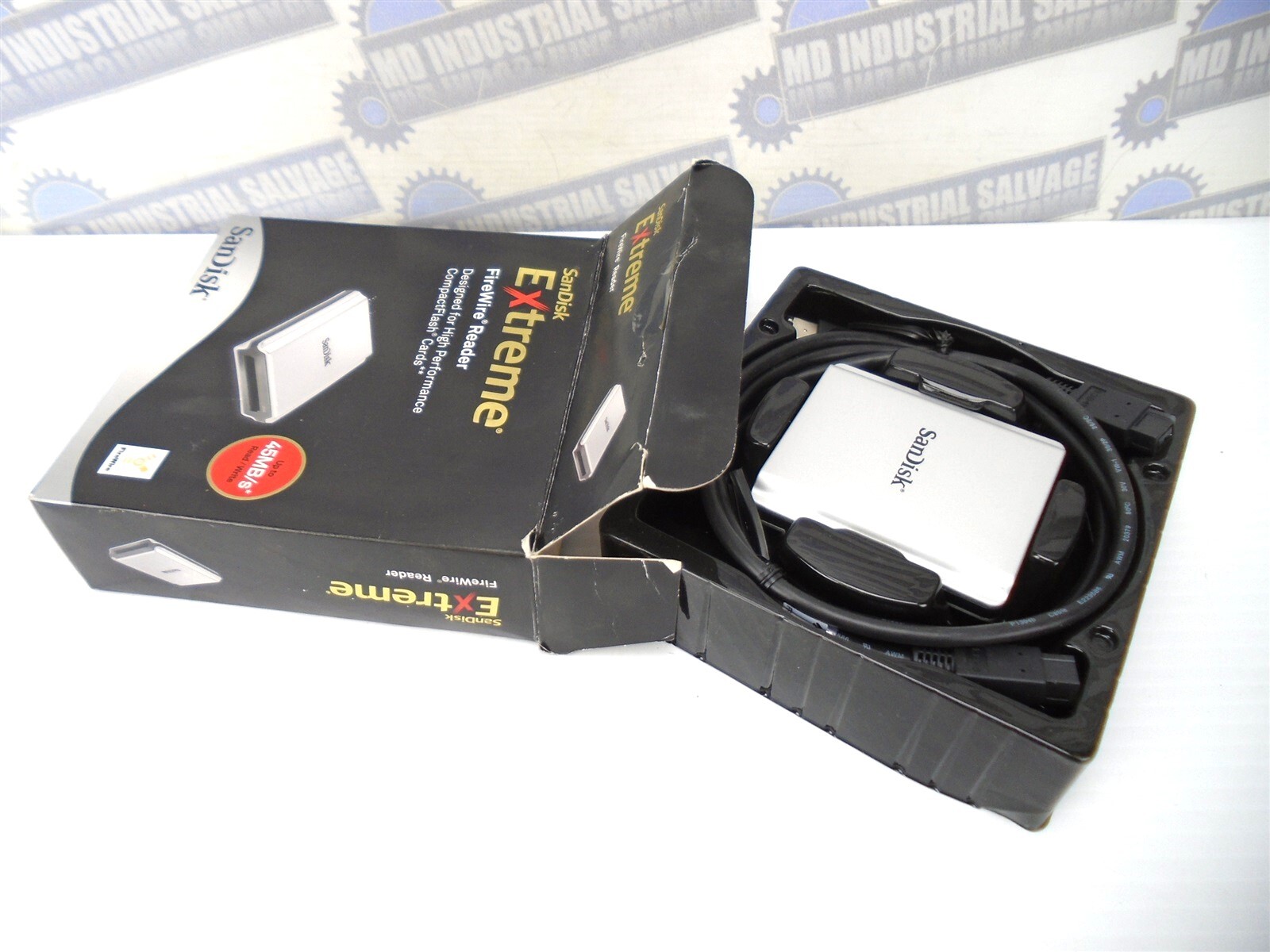 SANDISK - SDDRX4-CF-901 - EXTREME - Firewire CompactFlash READER - (NEW in BOX)