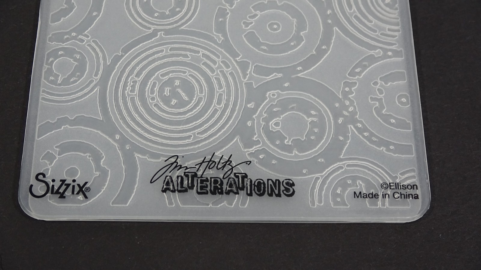 Jim Holtz Alterations Sizzix Embossing Folder Retro Circles