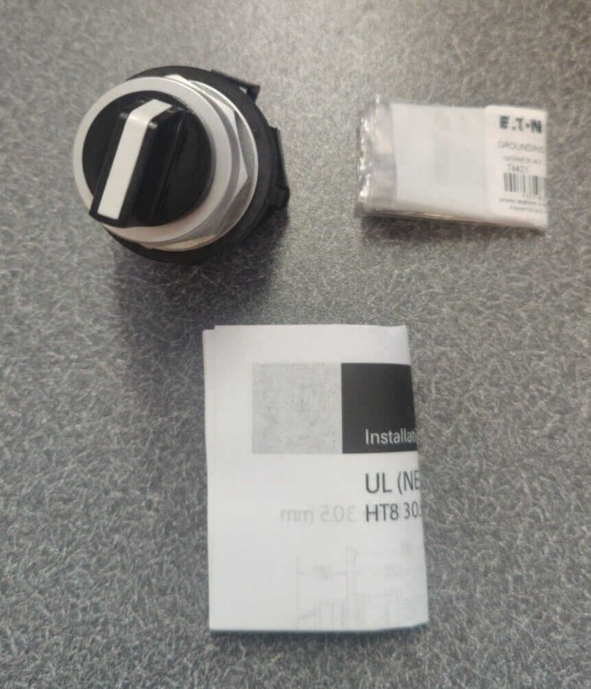 HT8JBH1D Eaton SS, 30mm, 3-pos, maintained, operator only New