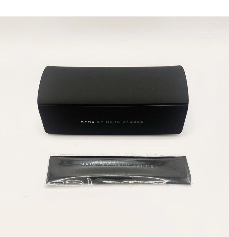 marc by marc jacobs Glasses Case Brand New With Cleaning Cloth 16/6/5 (cm)