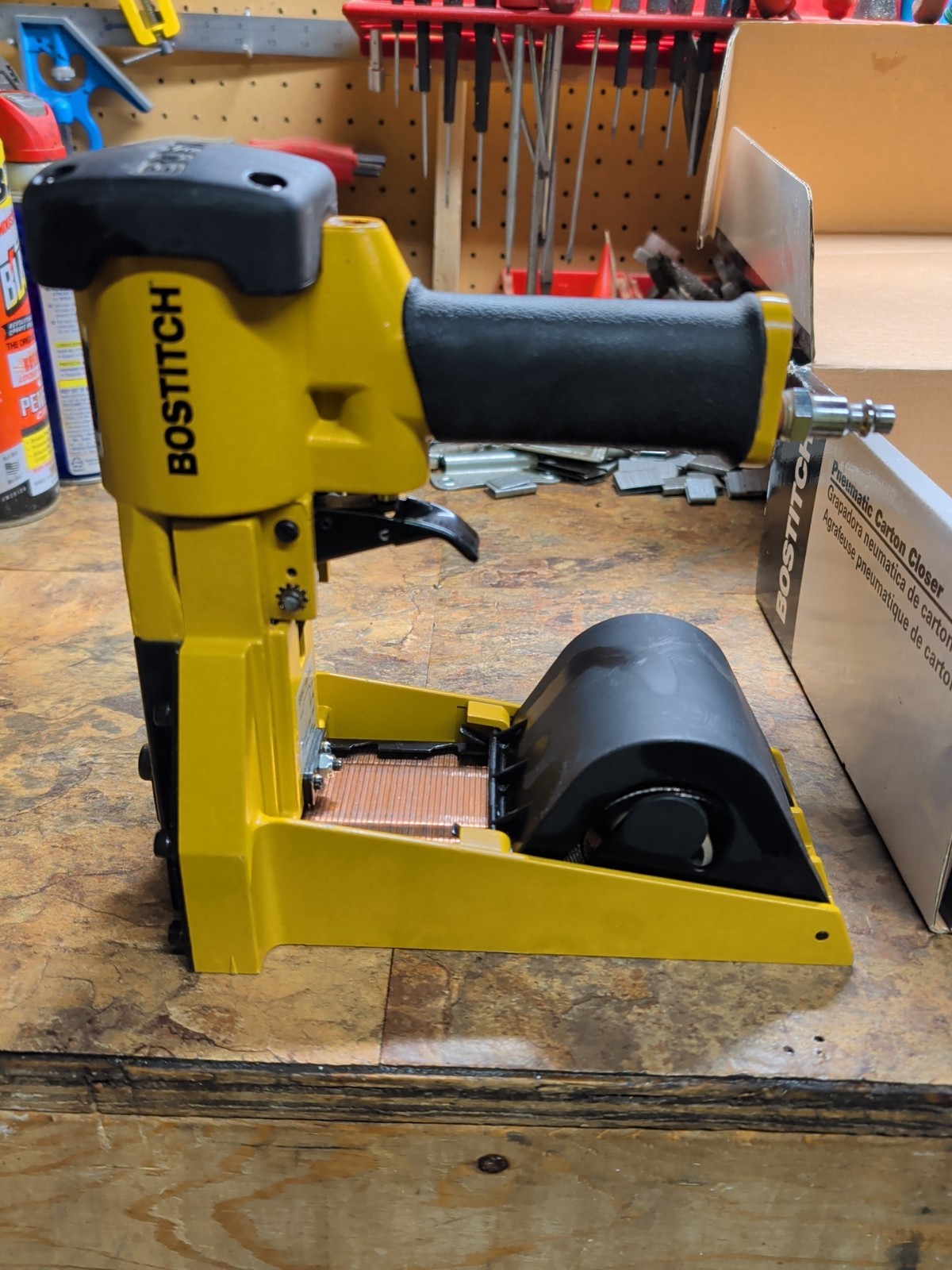Bostitch D62ADC Roll Feed Pneumatic Stapler - Box Closing Carton Stapler