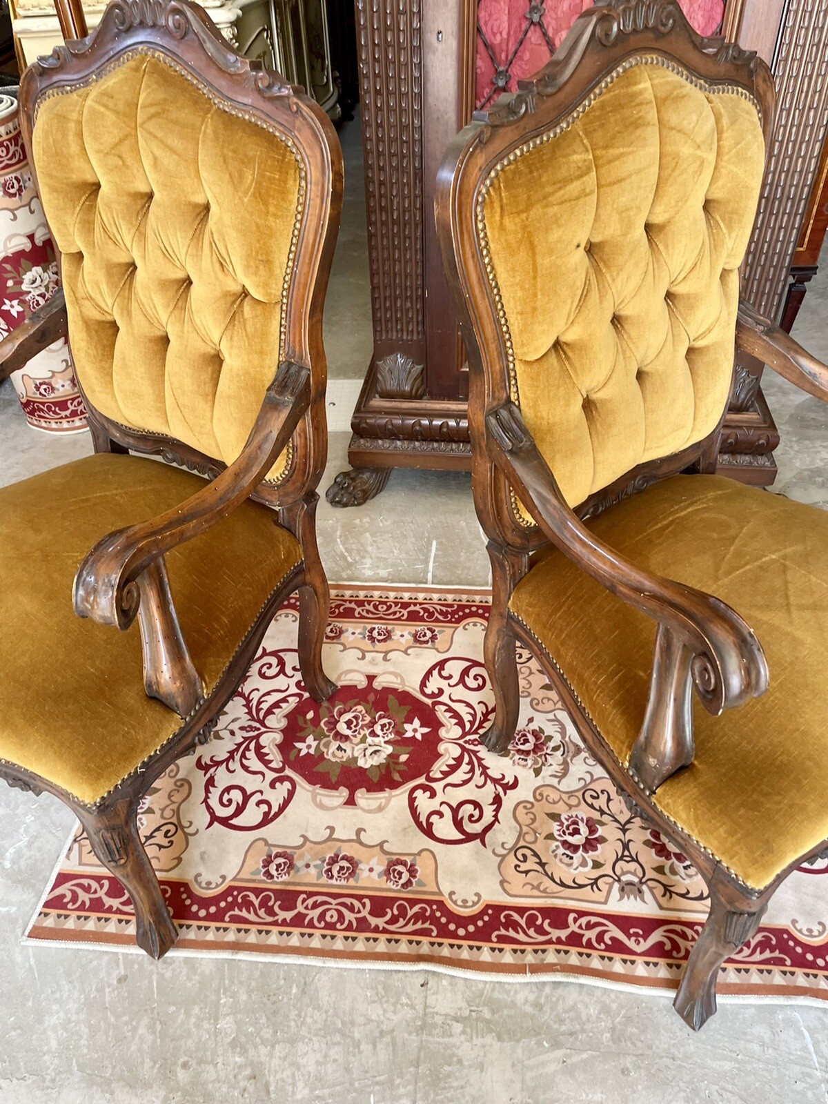 PAIR OF LUIGI FILIPPO ARMCHAIRS IN WALNUT WOOD AND VELVET '900
