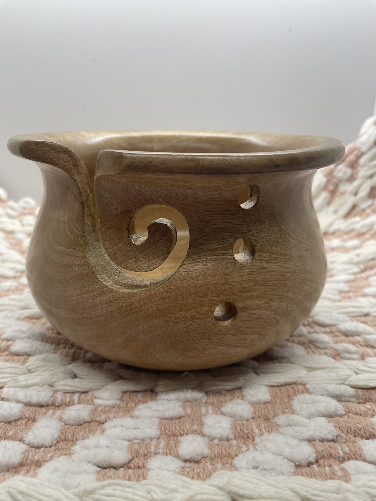 Susan Bates Bates Wood Yarn Bowl  6" wide 4" tall-Beautiful!