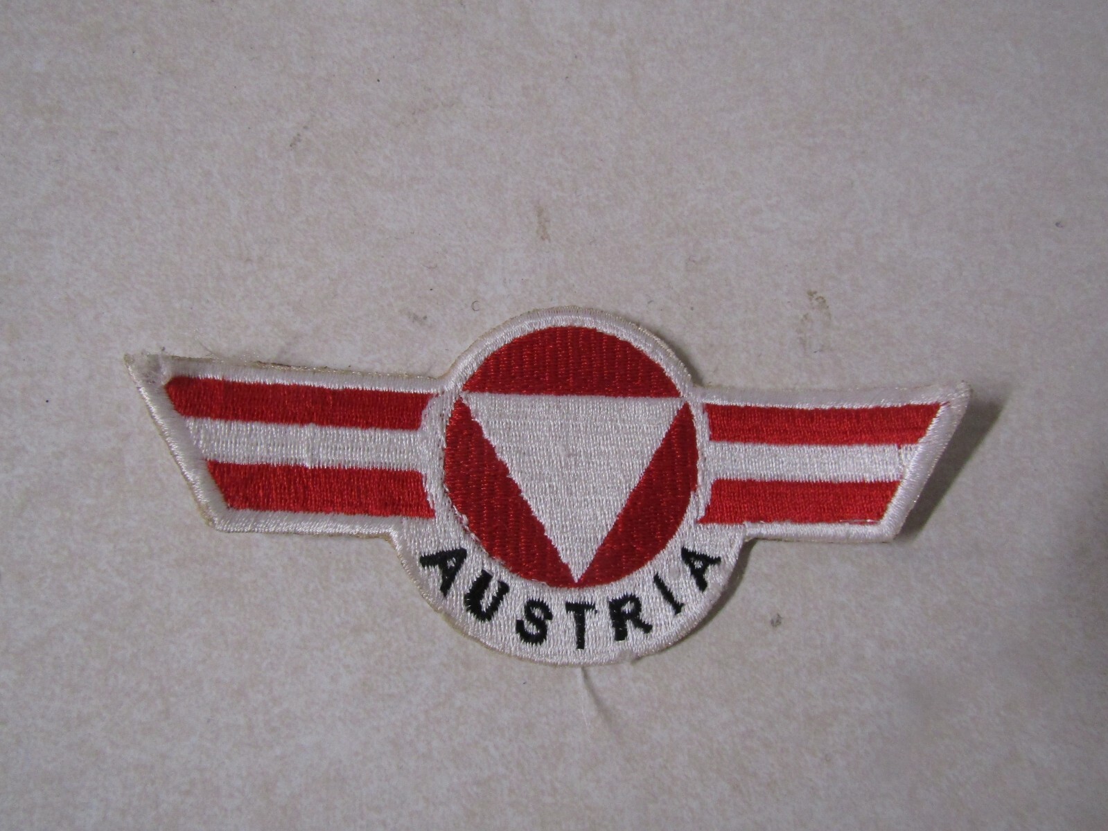 MILITARY PATCH SEW ON FOREIGN JUMP WINGS US CARBINES IN AUSTRIA UNSURE