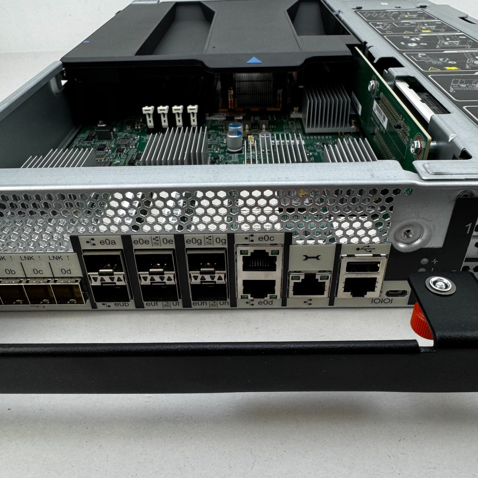Netapp 111-02493+E1 Filer Storage Controller Head Node FAS8200 (No RAM)