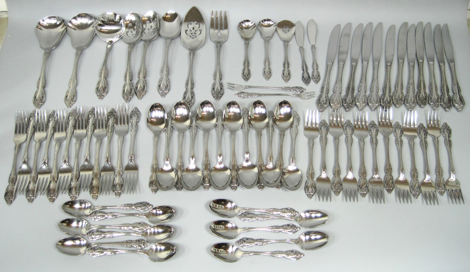 74 Pieces ONEIDA Community BRAHMS Stainless Flatware 12 Place Setting W/Serving