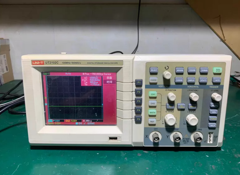 1PCS Used UNI-T UT2102C 100MHz 500MS/s DIGITAL STORAGE oscilloscope