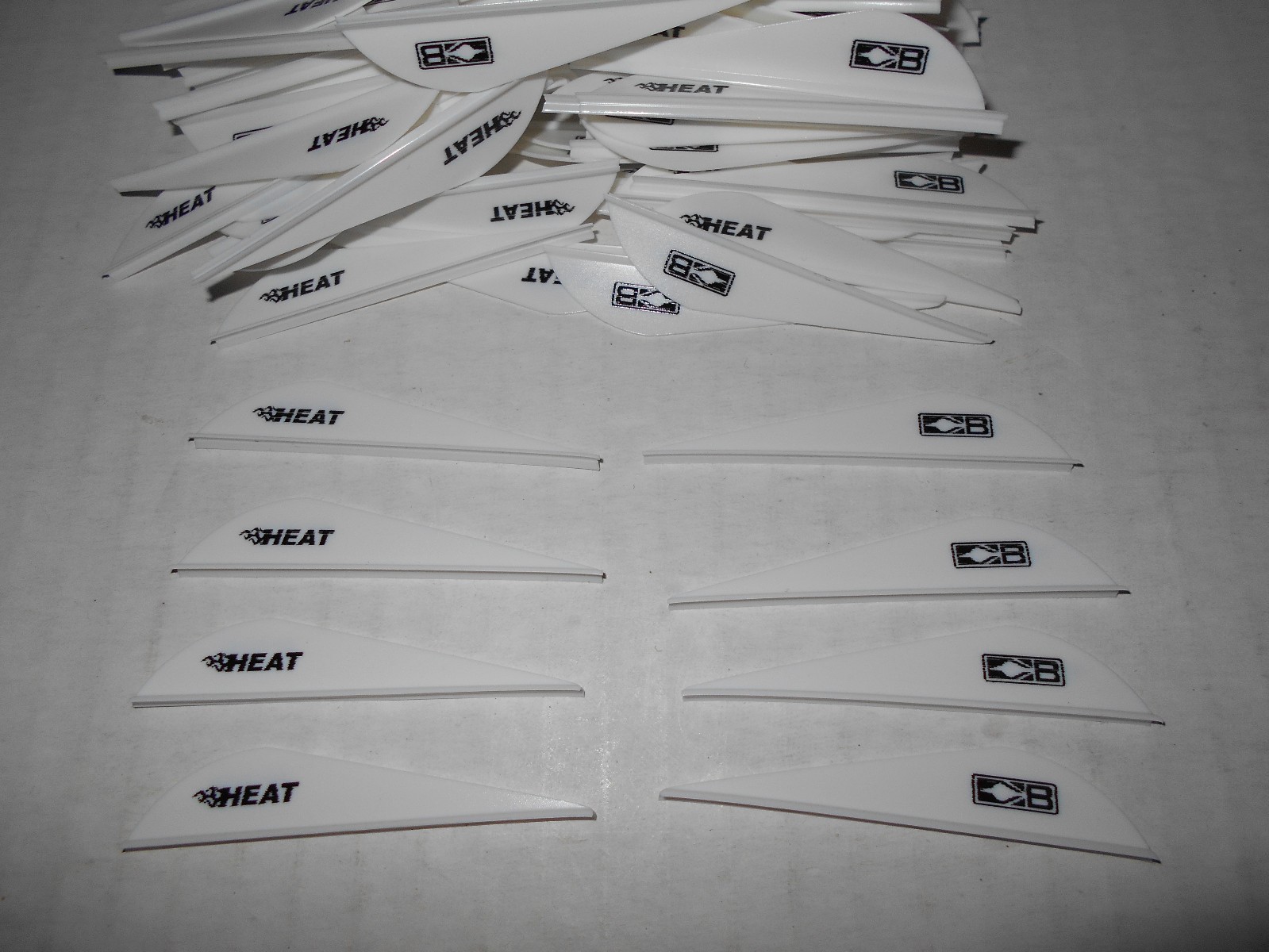 100 Bohning 2.5" HEAT Vanes! White Target 3D Hunting Arrow Accessory