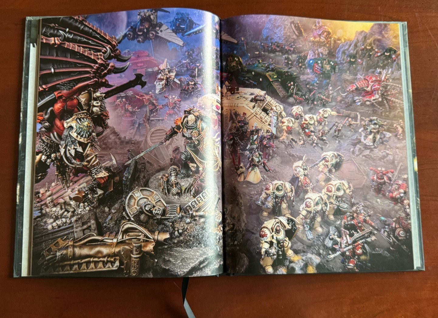 Warhammer 40k Dark Angels Limited Edition Codex 10th Edition & Datasheet Cards