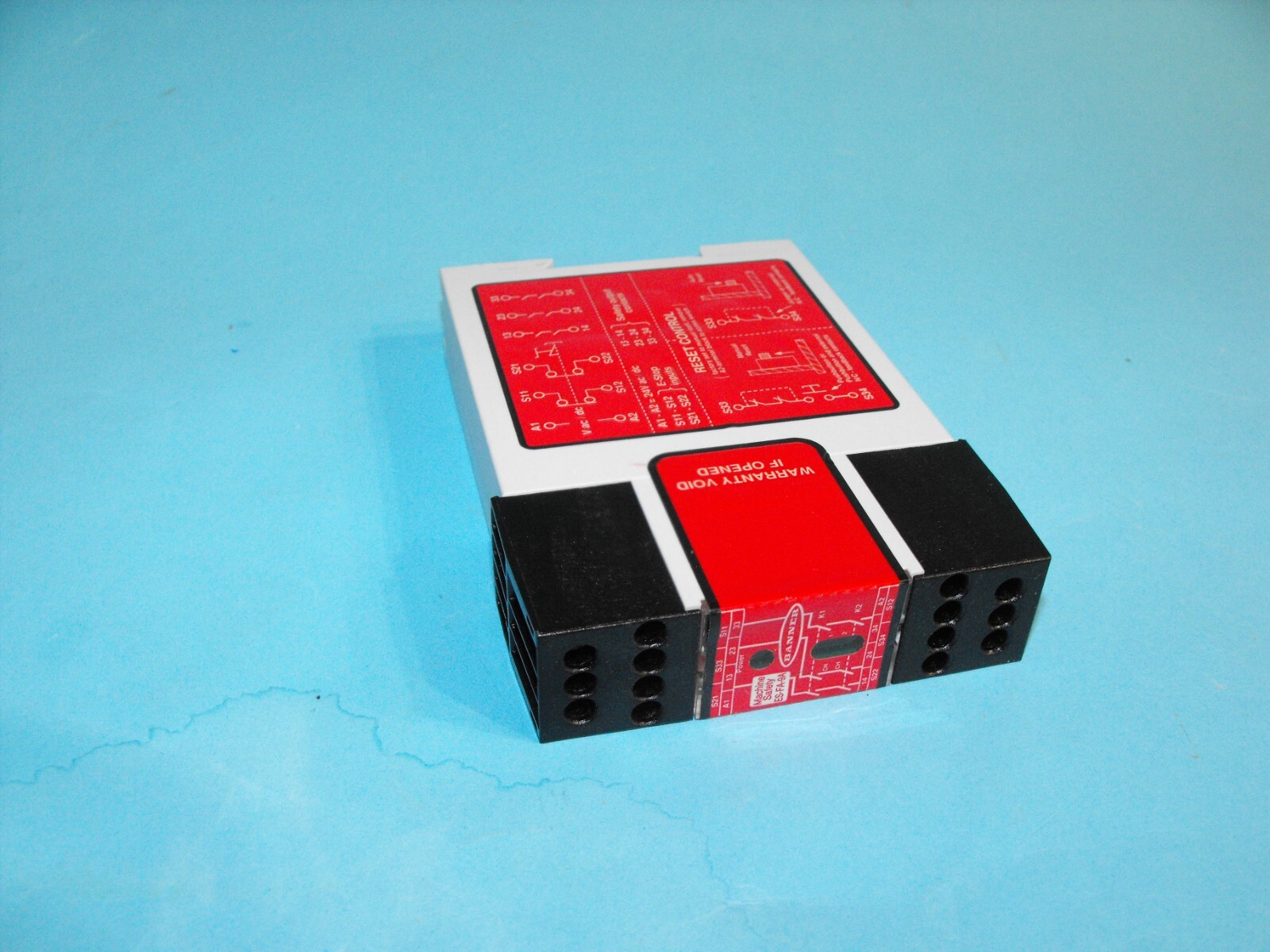 Banner ES-FA-9A.E-Stop Safety Relay Module 24V AC/DC.USED