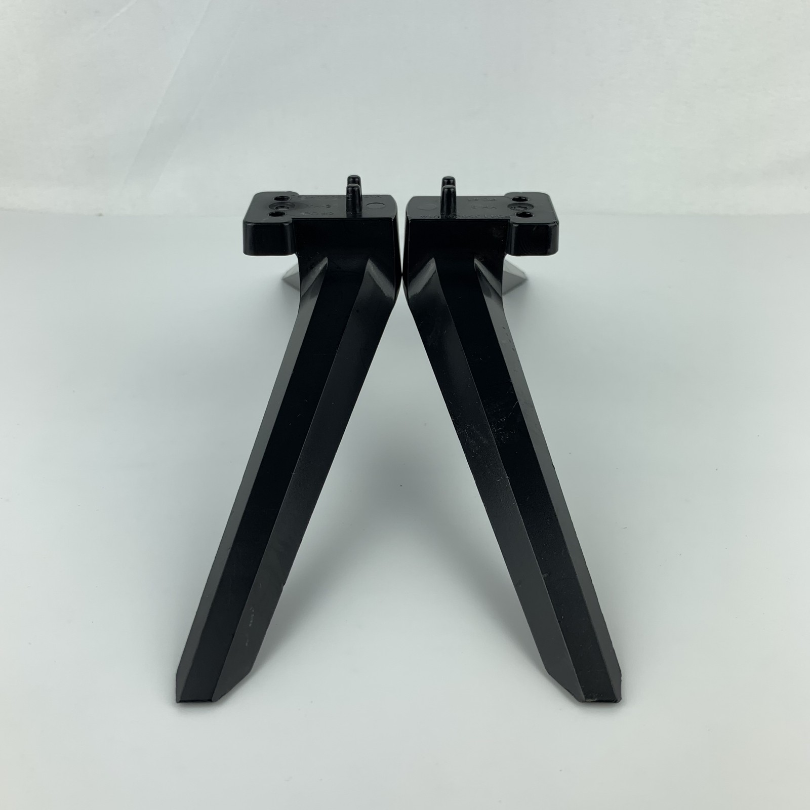 New Original Vizio P34T358201101A TV Stand Pair Legs Base