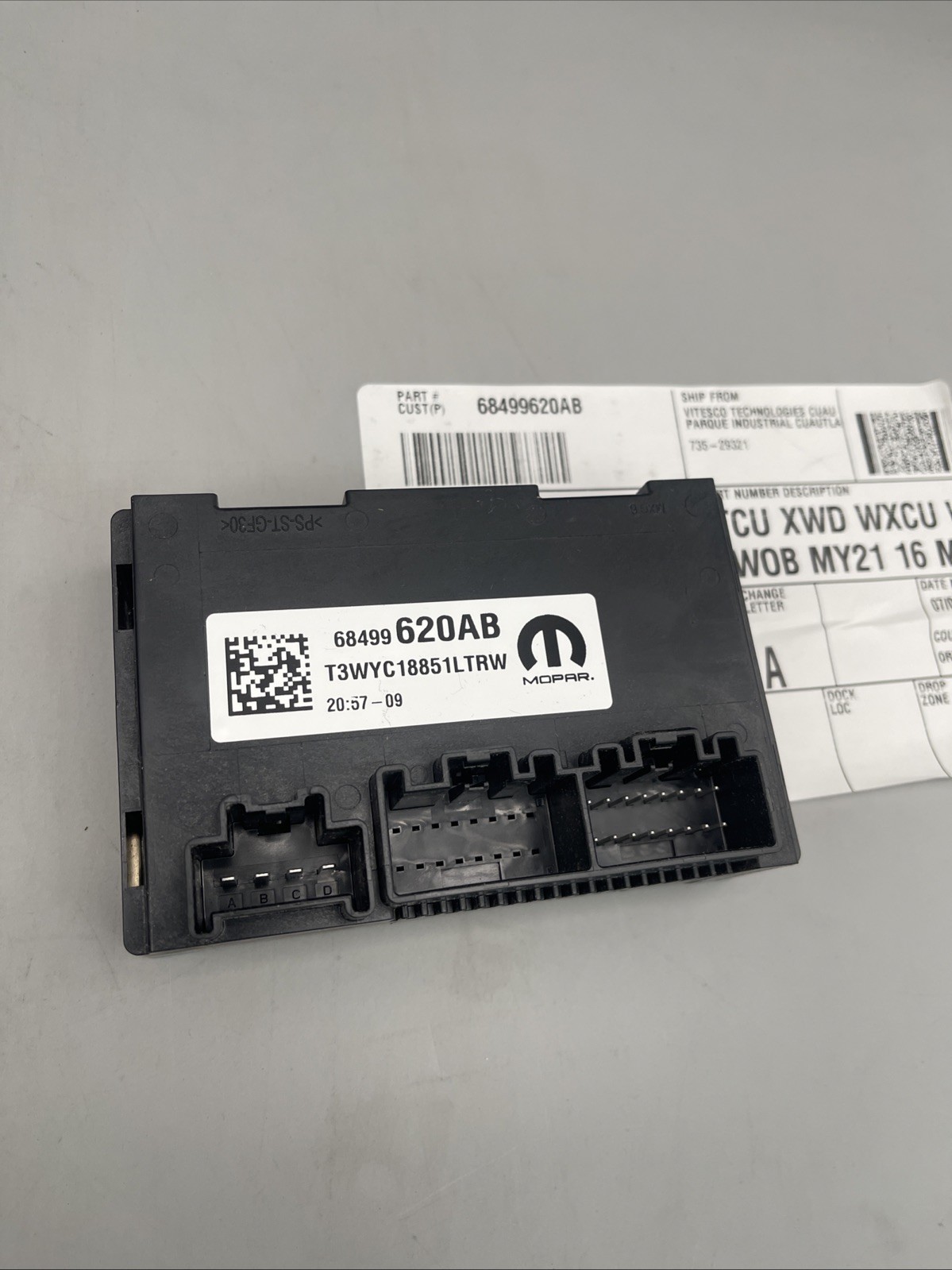 OEM MOPAR Jeep Grand Cherokee & DURANGO TRANSFER CASE CONTROL MODULE 68499620AB