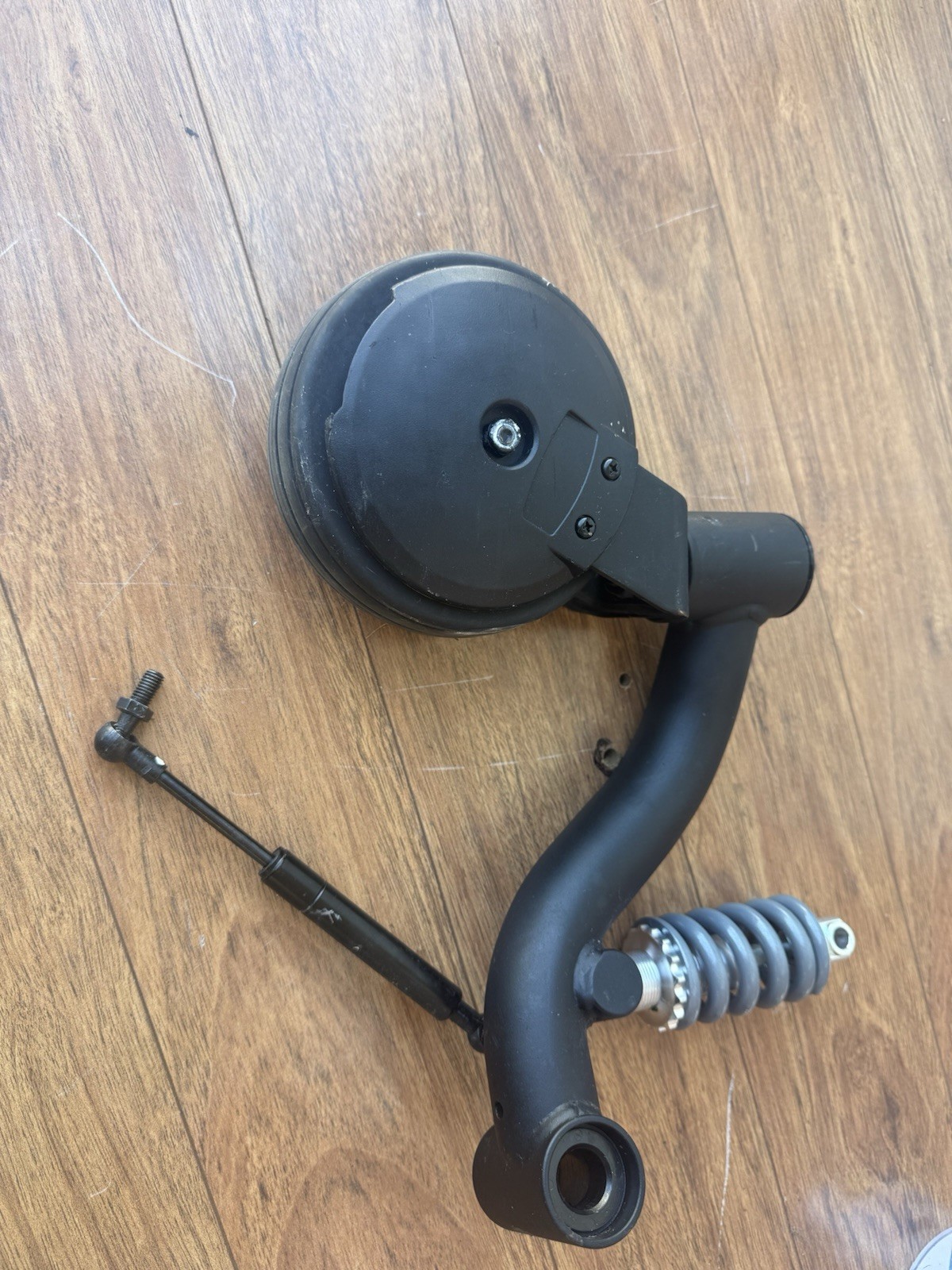 2013 PRIDE QUANTUM Q6 ,J4 ,EDGE LEFT FRONT WHEEL ASSEMBLY