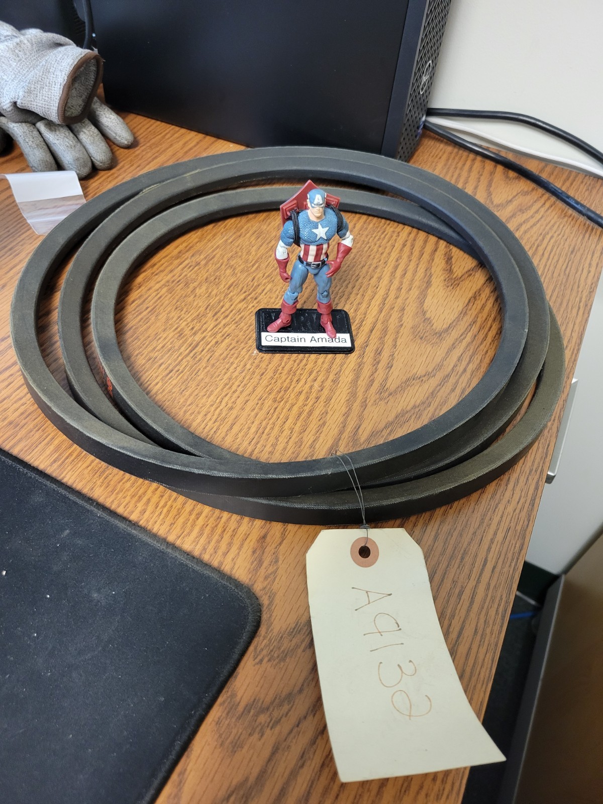 A9132 Vee-Belt B-118 METRIC SPB 3000 Amada #: 44236032 / B-118,60hz.