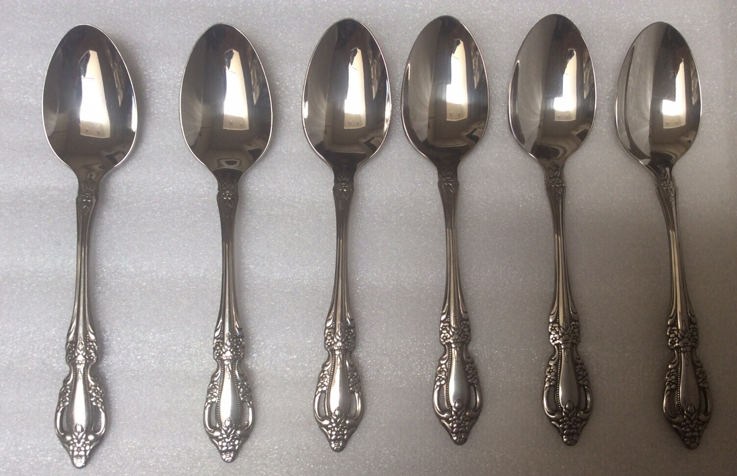 Oneida Distinction Deluxe / USA Stainless Raphael 6 Teaspoons 6” Nice!